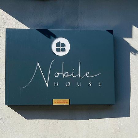 Nobilehouse Apartment Catania Bagian luar foto