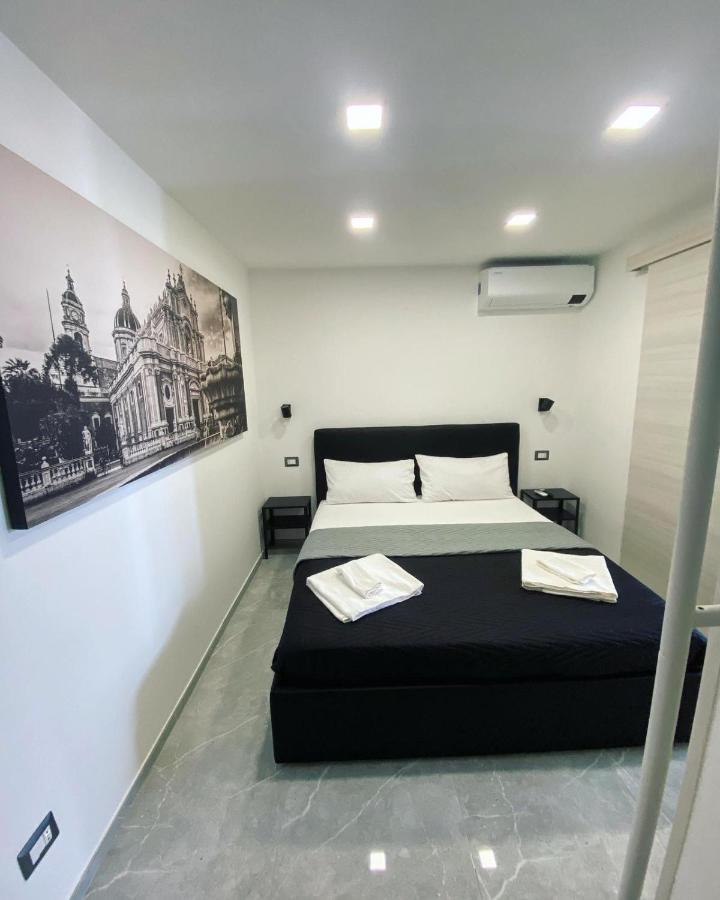 Nobilehouse Apartment Catania Bagian luar foto