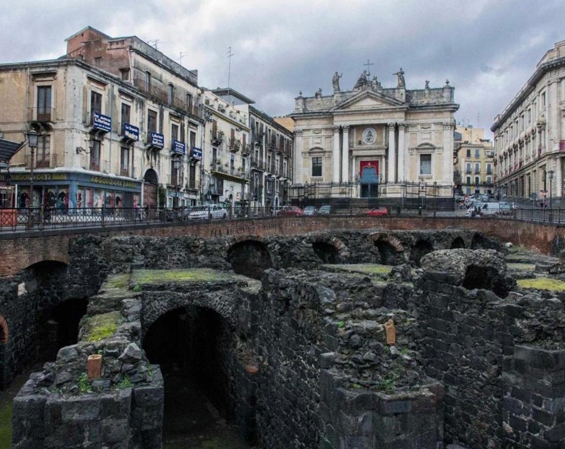 Nobilehouse Apartment Catania Bagian luar foto